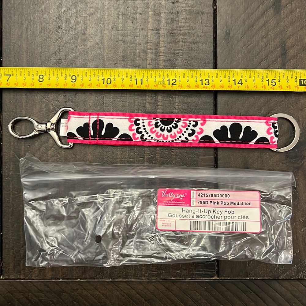 Thirty-One Hang-It-Up Key Fob - New